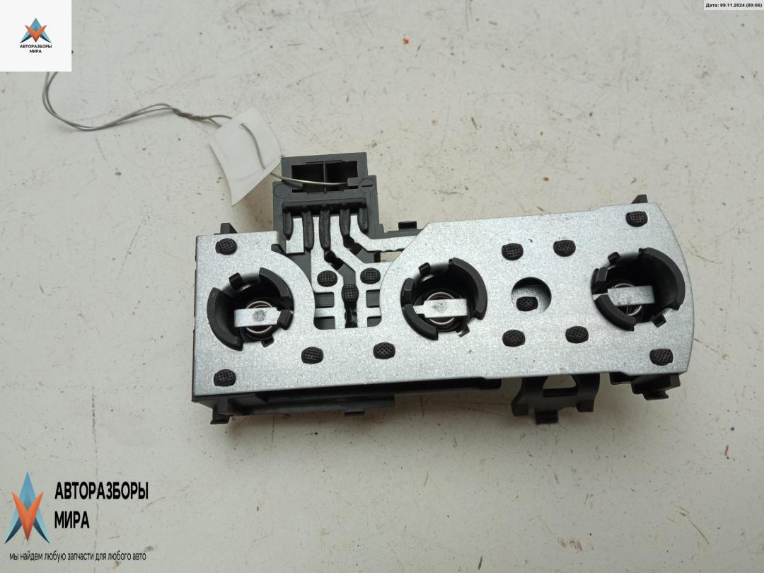 панель заднего левого фонаря Fiat Stilo 1 поколение 2003, 1.6 л., бензин, МКПП, серый, универсал - фото №1