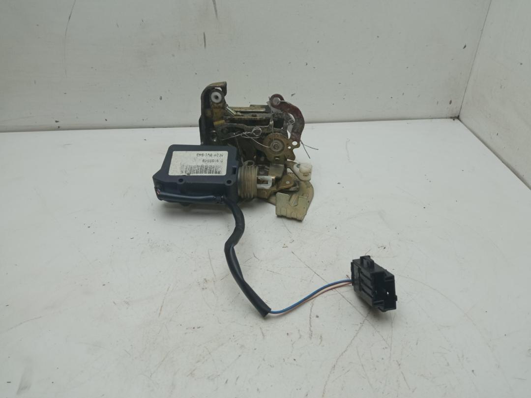 замок двери передней правой Volvo 960 1996, 3.0 л., бензин, АКПП, серый, универсал