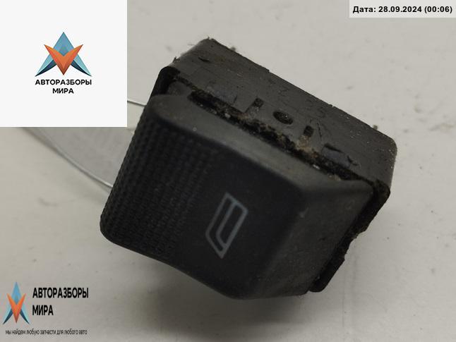 кнопка стеклоподъемника переднего левого Audi A4 B5 1996, 1.8 л., бензин, АКПП, серый, универсал, 4D0959855 - фото №1