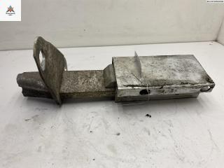 кронштейн заднего бампера Audi A4 B5 [рестайлинг] 1999, 1.8 л., бензин, МКПП, серый, универсал, 8D0807332C