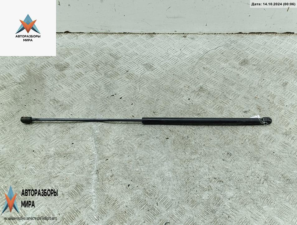 амортизатор капота Volkswagen Passat B5 1998, универсал, 3B0823359B - фото №1