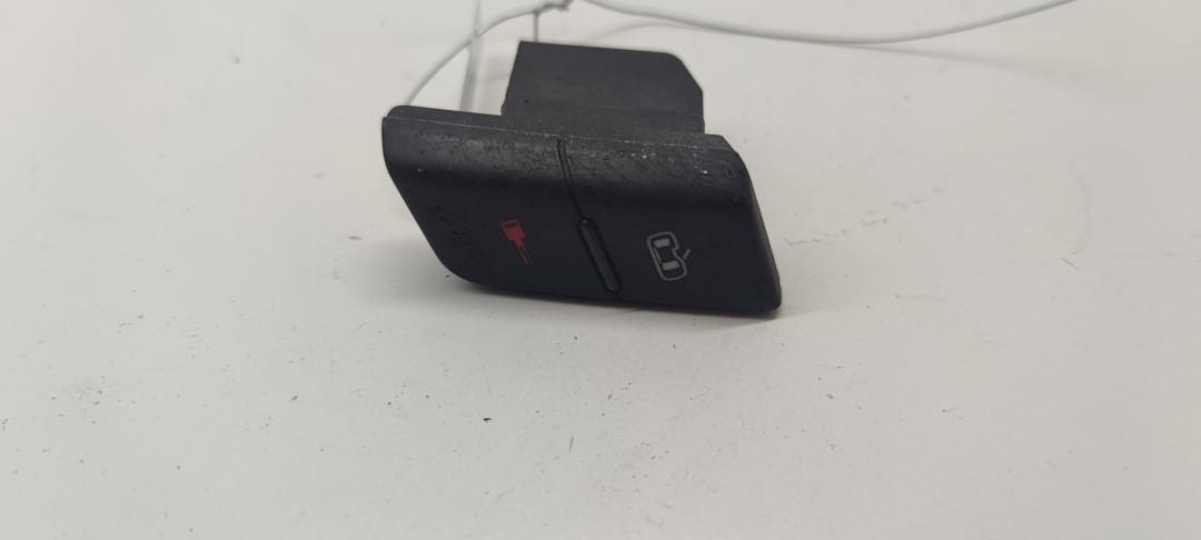 кнопка центрального замка Audi A4 B6 2003, 2.5 л., дизель, МКПП, чёрный, универсал, 8E1961107