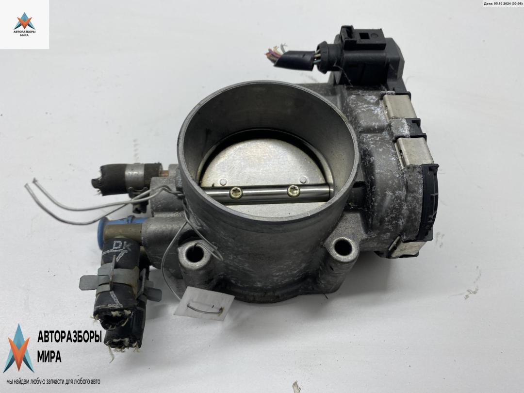 заслонка дроссельная Audi A4 B6 2003, 3.0 л., бензин, МКПП, синий, универсал, 078133062B - фото №1