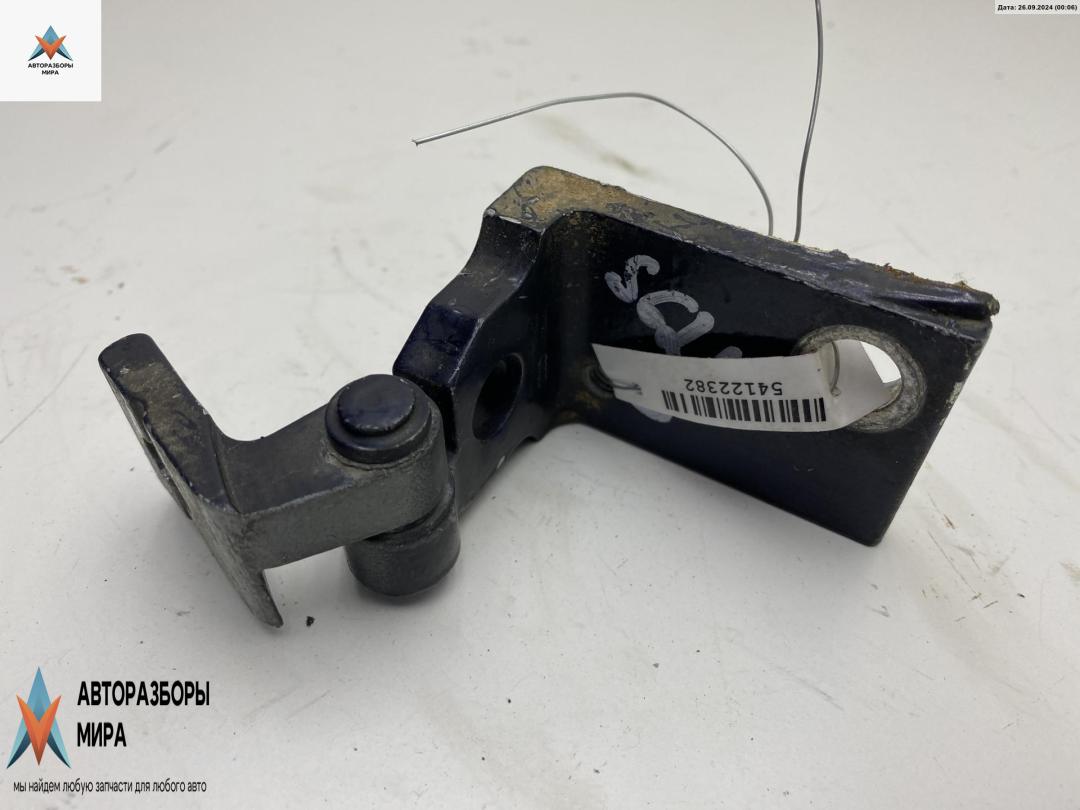 петля двери Audi A4 B5 1996, синий, седан, 8D0831402 - фото №1