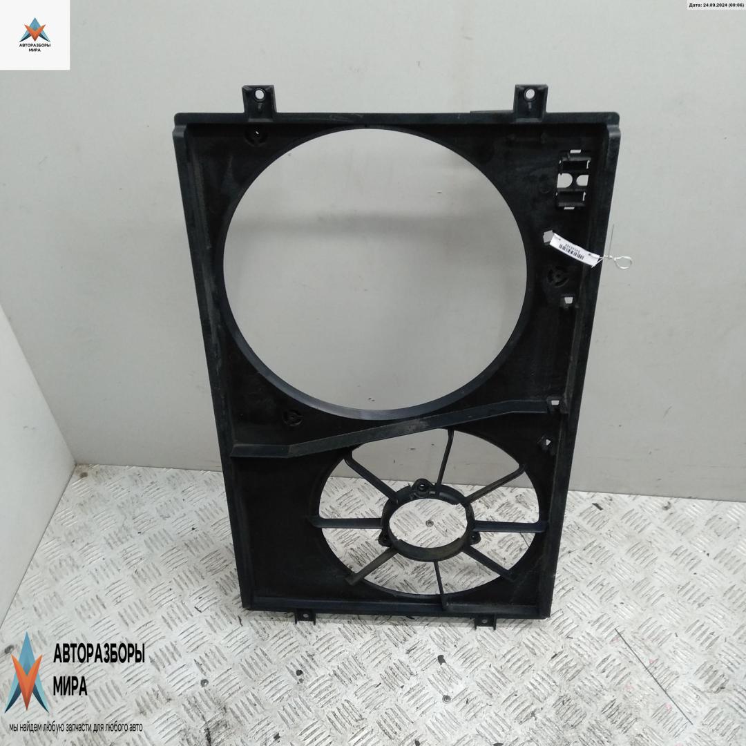 диффузор вентилятора Volkswagen Golf 4 поколение 2000, 1.4 л., бензин, МКПП, синий, хетчбэк 5 дв. - фото №1