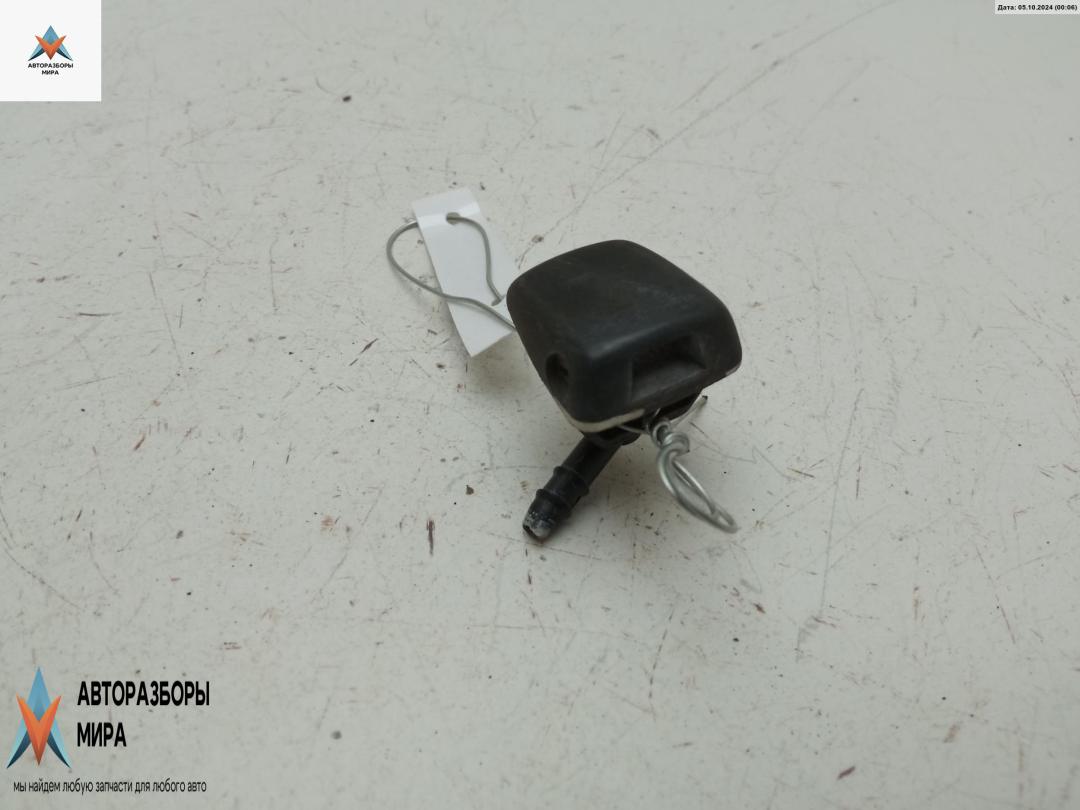форсунка омывателя лобового стекла Fiat Doblo 1 поколение 2003, 1.9 л., дизель, МКПП, белый, фургон - фото №1