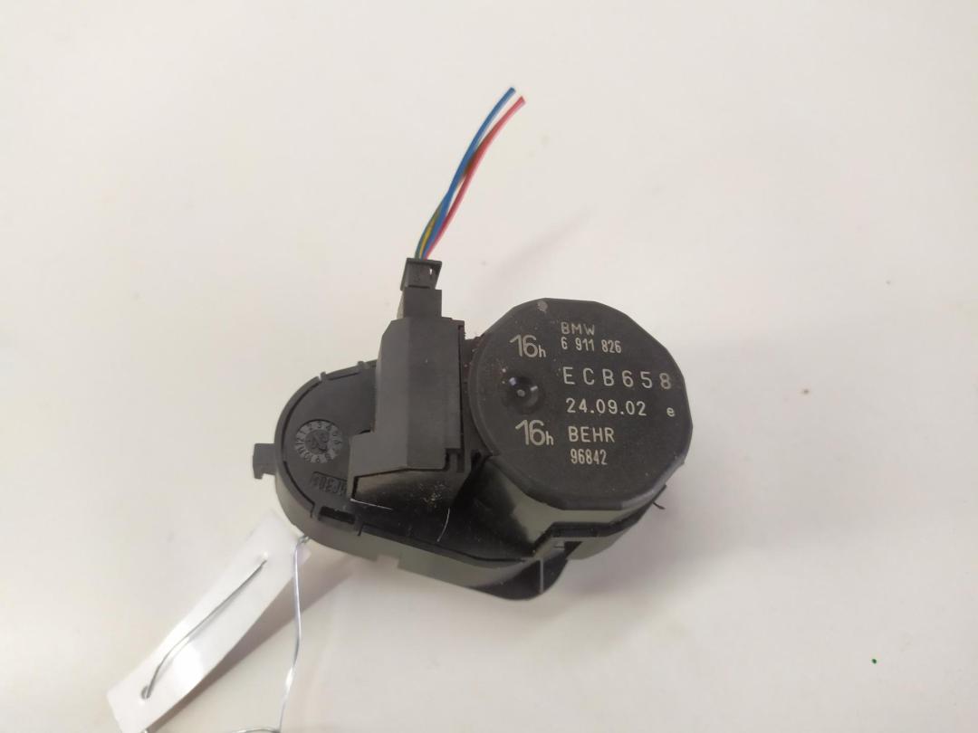 моторчик заслонки печки BMW 7 E65/E66 2002, 3.6 л., бензин, АКПП, чёрный, седан, 6911826