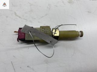 Датчик (включатель) стоп-сигнала Audi A4 B5 1995, 1.8 л., Ti, бензин, МКПП, синий, седан, 443945515