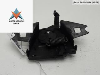 замок капота Volkswagen Passat B4 1996, 2.0 л., бензин, МКПП, зелёный, универсал, 3A0805591