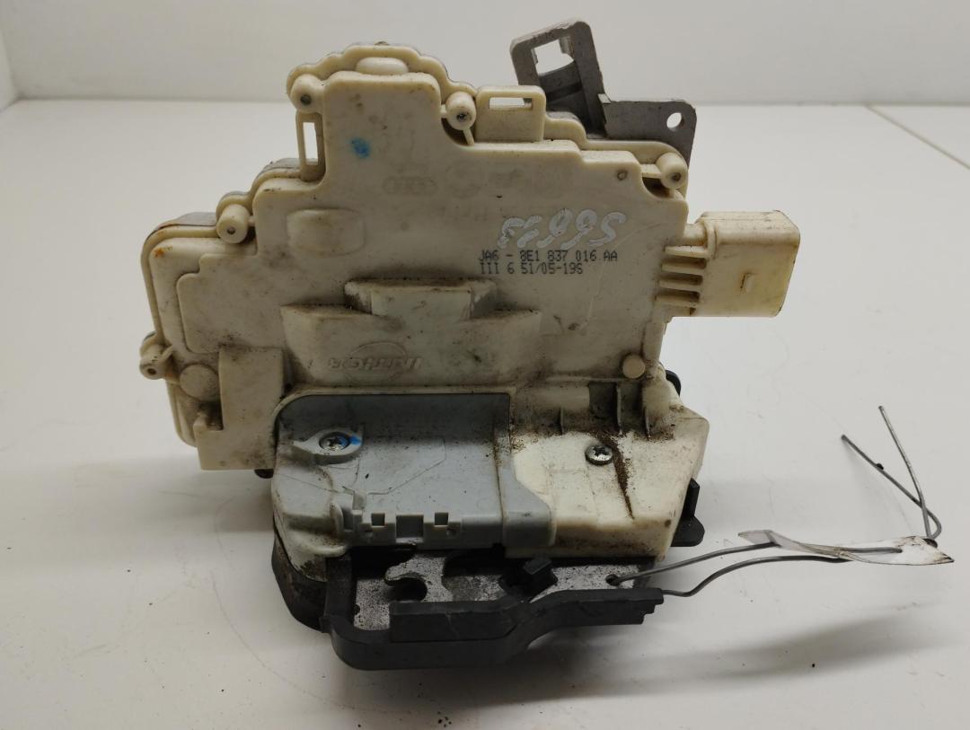 замок двери передней правой Audi A4 B7 2005, 2.0 л., дизель, АКПП, чёрный, универсал, 8E1837016AA