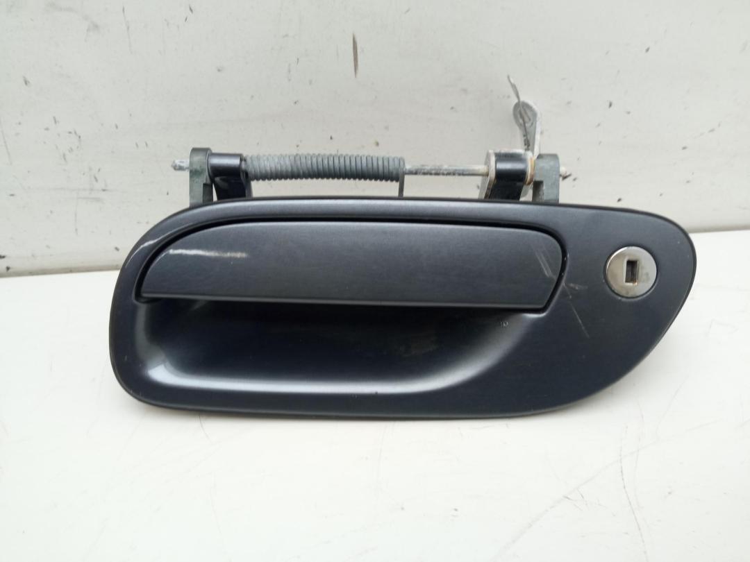 ручка наружная передняя левая Volvo V70 2004, 2.0 л., бензин, АКПП, серый, универсал