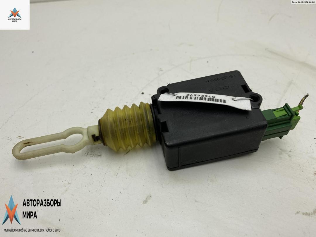 активатор замка багажника Audi A6 4B/C5 1999, 2.5 л., дизель, МКПП, синий, универсал, 4B9962115 - фото №1