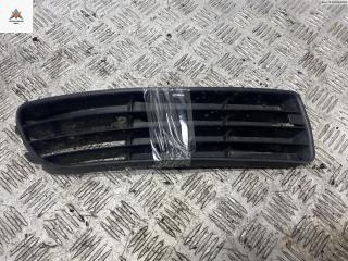 заглушка (решетка) в бампер Audi A4 B5 1996, 1.6 л., бензин, МКПП, красный, седан, 8D0807346