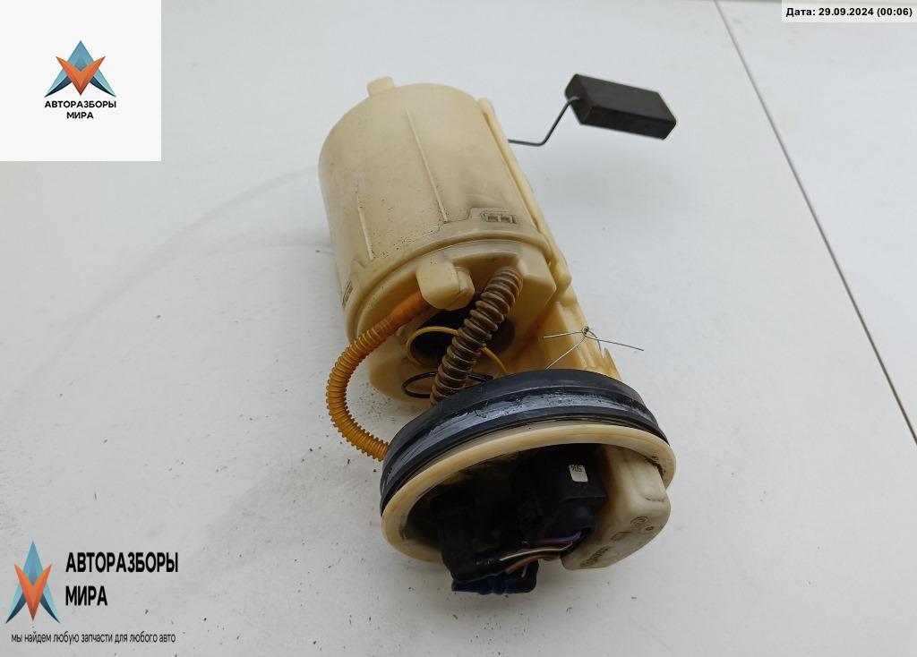 насос топливный Volkswagen Golf 4 поколение 1998, 1.6 л., бензин, МКПП, красный, хетчбэк 5 дв., 1J0919051H - фото №1