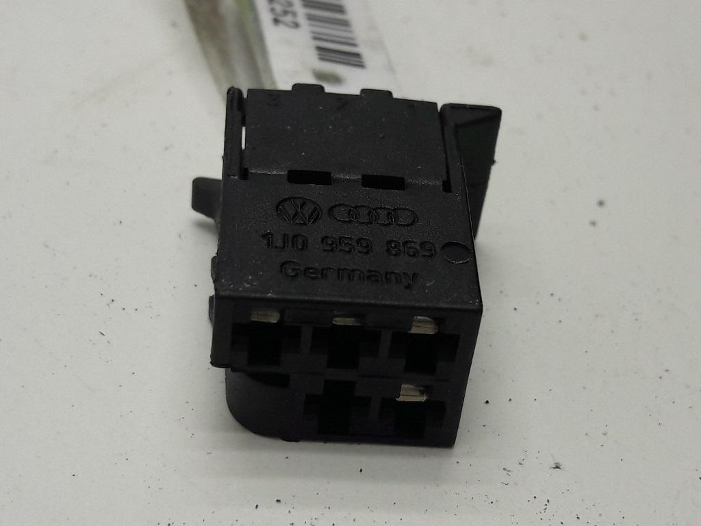 разъем (фишка) проводки Volkswagen Passat B5+ (GP) 2004, 1.9 л., дизель, МКПП, зелёный, универсал, 1J0959869