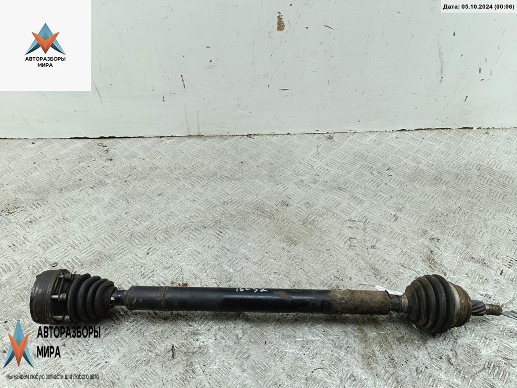полуось передняя правая (приводной вал, ШРУС) Volkswagen Golf 4 поколение 1998, 1.6 л., бензин, МКПП, синий, хетчбэк 5 дв. - фото №1