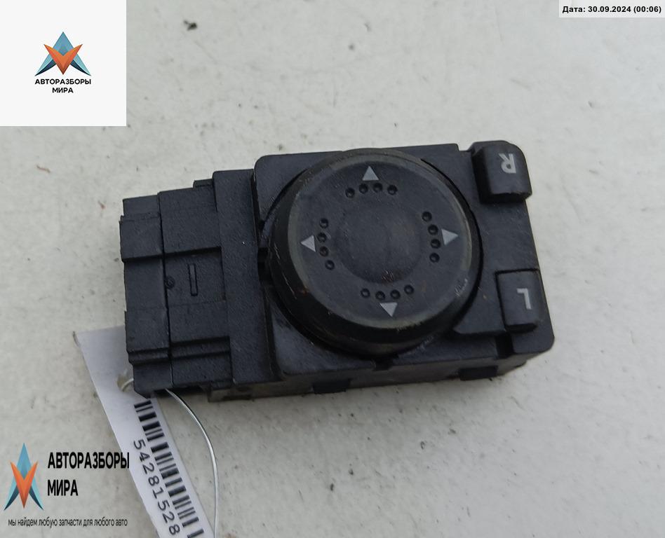 джойстик регулировки зеркал Volkswagen Passat B5 1998, 1.6 л., бензин, МКПП, зелёный, универсал - фото №1
