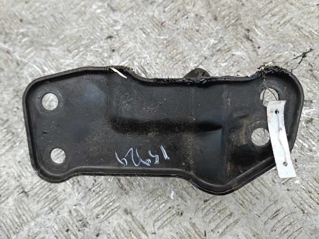 подушка крепления КПП Volvo S40 1 поколение 1998, 1.8 л., бензин, МКПП, красный, универсал - фото №1