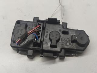 панель заднего левого фонаря Audi A6 4B/C5 1998, 2.4 л., бензин, АКПП, серый, седан, B5831BL