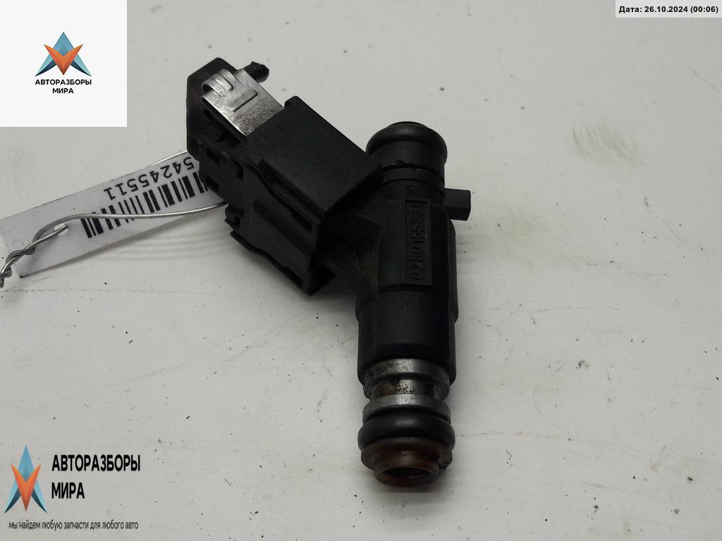 форсунка Volkswagen Golf 3 поколение 1997, 1.4 л., бензин, МКПП, красный, хетчбэк 3 дв., 030906031E - фото №1