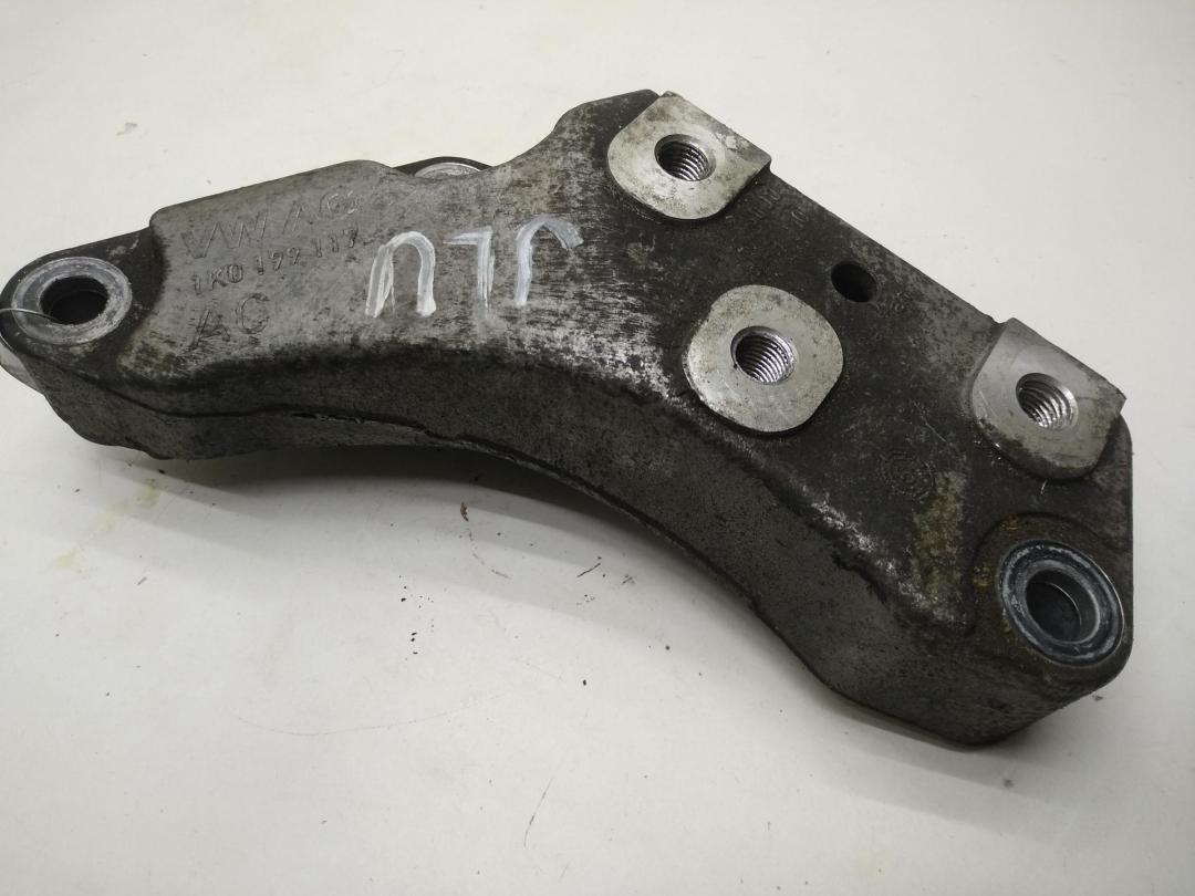 кронштейн КПП Volkswagen Passat B6 2007, 2.0 л., дизель, МКПП, серый, универсал, 1K0199117AC