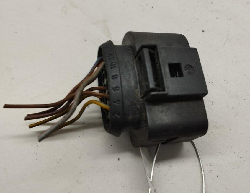 разъем (фишка) проводки Audi A4 B6 2002, 2.0 л., бензин, АКПП, серый, универсал, 6X0973717 - фото №1