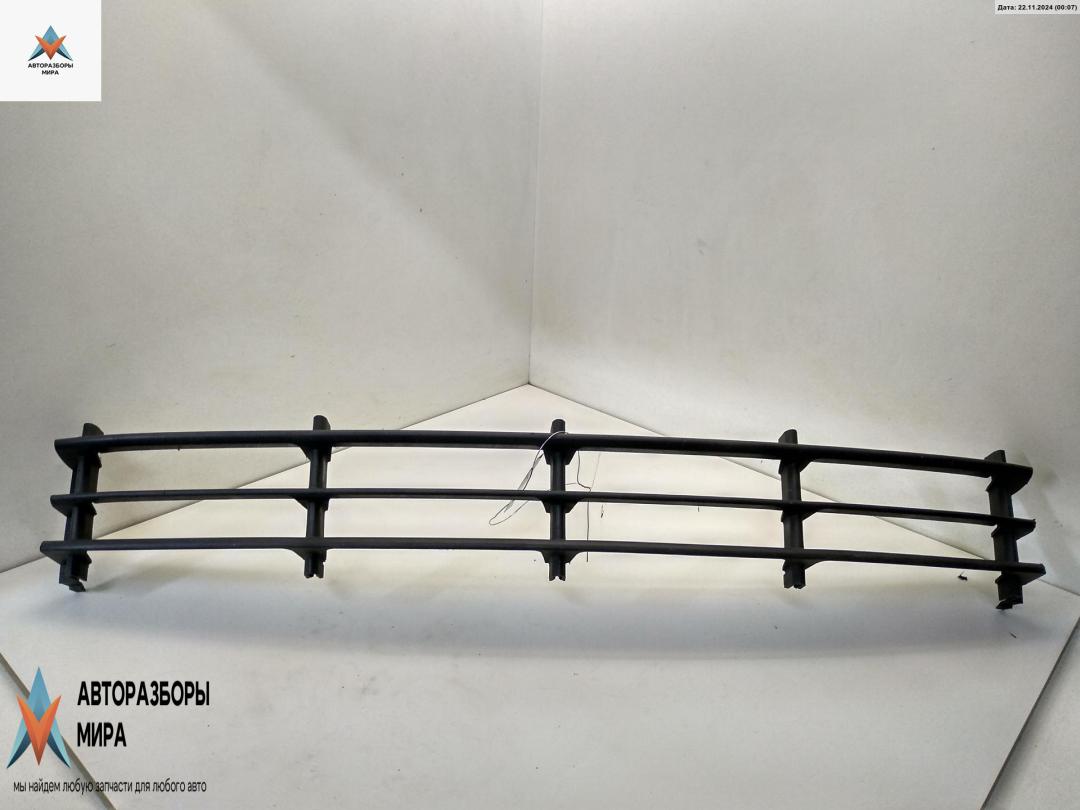 заглушка (решетка) в бампер Skoda Octavia mk2 (A5 1Z) 2006, 2.0 л., дизель, АКПП, серый, универсал - фото №1