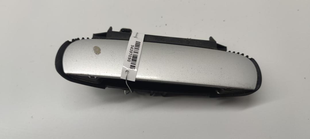 ручка наружная задняя правая Audi A6 C5 2000, 2.4 л., бензин, МКПП, серый, седан, 4B0839885