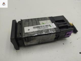 кнопка обогрева заднего стекла Audi A3 8L 1998, 1.6 л., бензин, МКПП, чёрный, хетчбэк 3 дв.