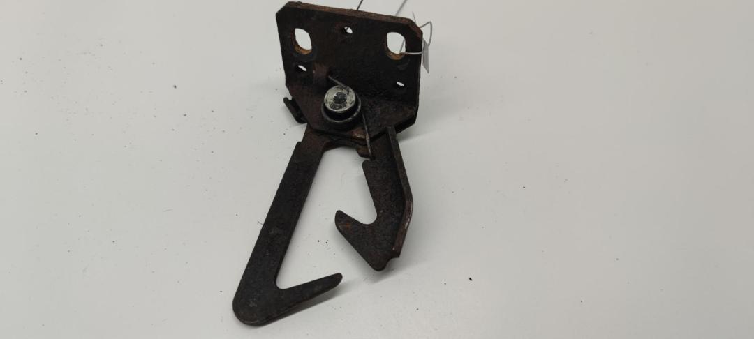 замок капота Audi 80 B3 1990, 1.8 л., бензин, МКПП, белый, седан, 893823480A