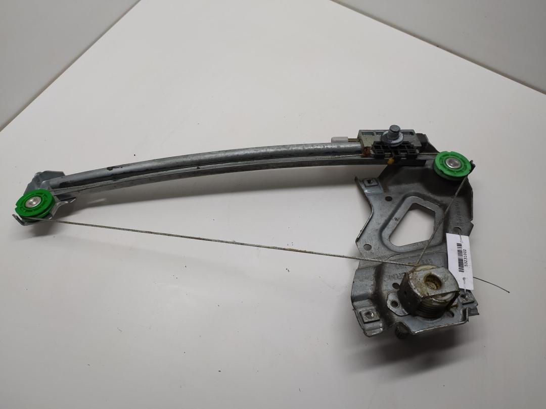стеклоподъемник задний левый Audi 80 B4 1992, 2.0 л., бензин, МКПП, красный, седан, 893839399