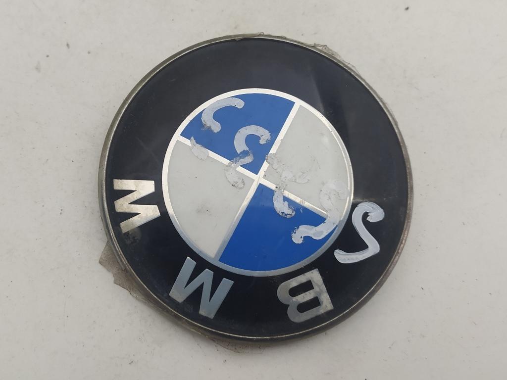 эмблема BMW 3 E46 2000, 1.9 л., бензин, МКПП, зелёный, седан, 8219237