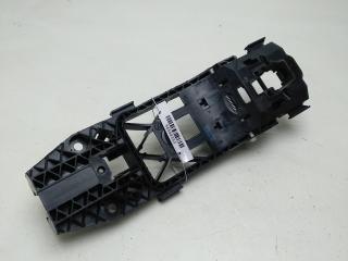 Корпус (держатель) ручки двери передней правой Skoda Fabia 2 поколение (5J) [рестайлинг] 2010, 1.2 л., бензин, МКПП, серый, хетчбэк 5 дв.