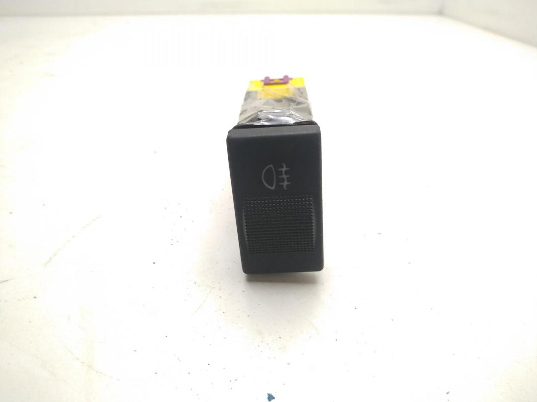 кнопка противотуманных фар Audi A4 B5 1998, 1.6 л., бензин, МКПП, зелёный, седан, 4D0941563