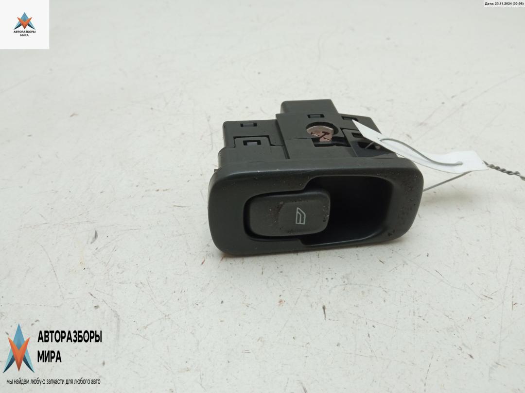 кнопка стеклоподъемника заднего правого Volvo S80 1 поколение 2000, 2.9 л., бензин, АКПП, красный, седан, 9476695 - фото №1