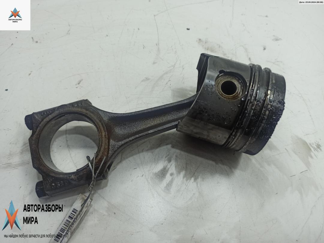 поршень Volkswagen Transporter T2 1987, 1.6 л., дизель, МКПП, синий, микроавтобус - фото №1