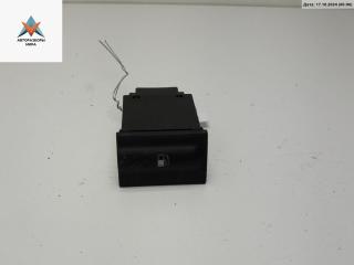 Кнопка открывания лючка топливного бака Skoda Octavia mk1 (A4 1U) 2002, 2.0 л., бензин, МКПП, чёрный, универсал, 1U0959833C