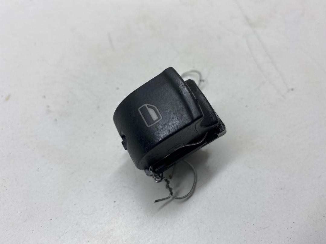 кнопка стеклоподъемника заднего правого Audi A6 C6 2007, 2.0 л., дизель, АКПП, чёрный, седан, 4F0959855