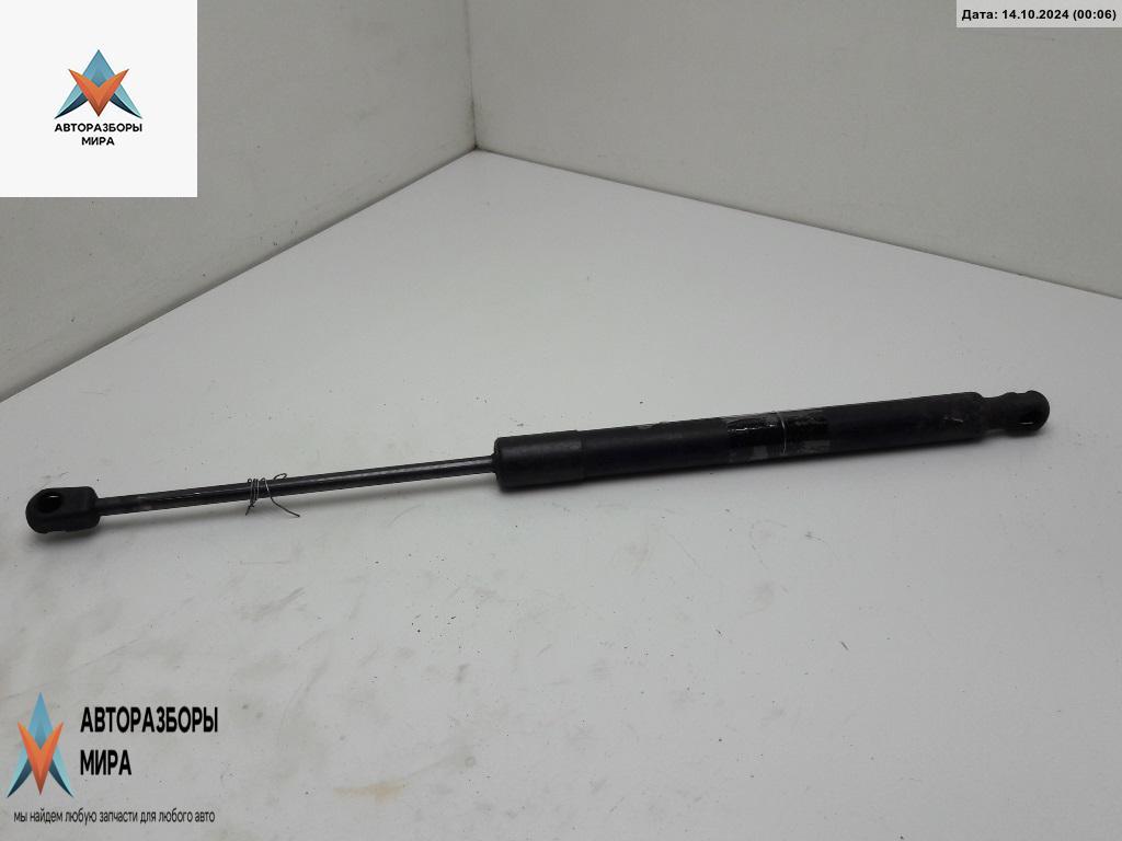 амортизатор крышки багажника (3-5 двери) Volkswagen Golf 5 поколение 2005, 1.6 л., бензин, АКПП, серый, хетчбэк 5 дв., 1K6827550F - фото №1