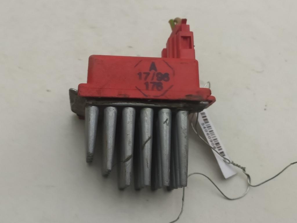сопротивление печки Audi A4 B5 1996, 1.8 л., бензин, АКПП, синий, седан, 357907521