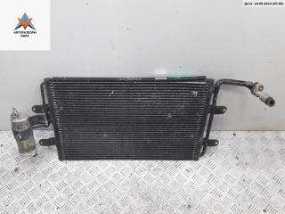 радиатор кондиционера Volkswagen Golf 4 поколение 1999, 1.4 л., бензин, МКПП, зелёный, хетчбэк 5 дв., 1J0820411D