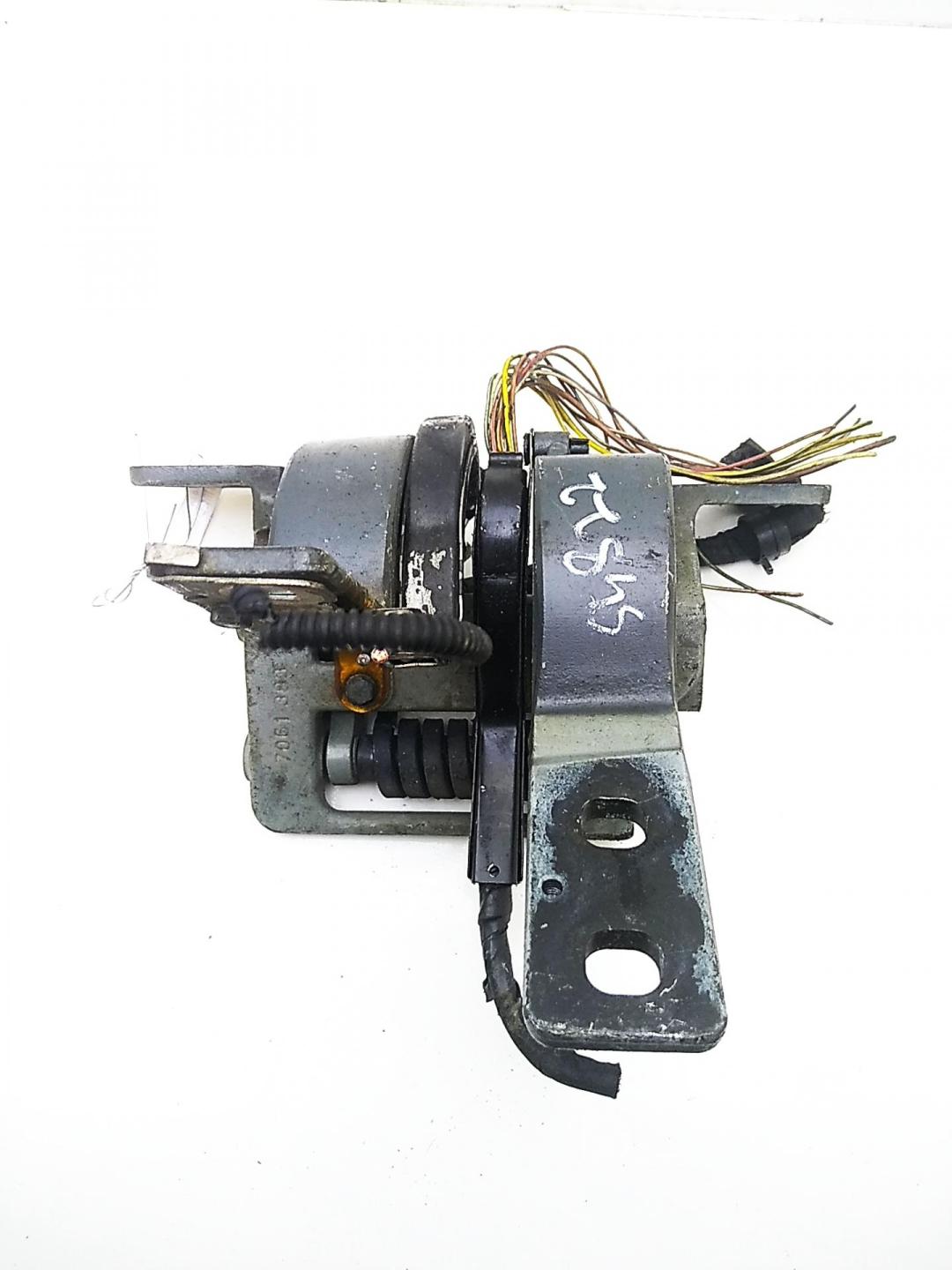 петля крышки багажника BMW 5 E60/E61 2004, серый, универсал, 7061383