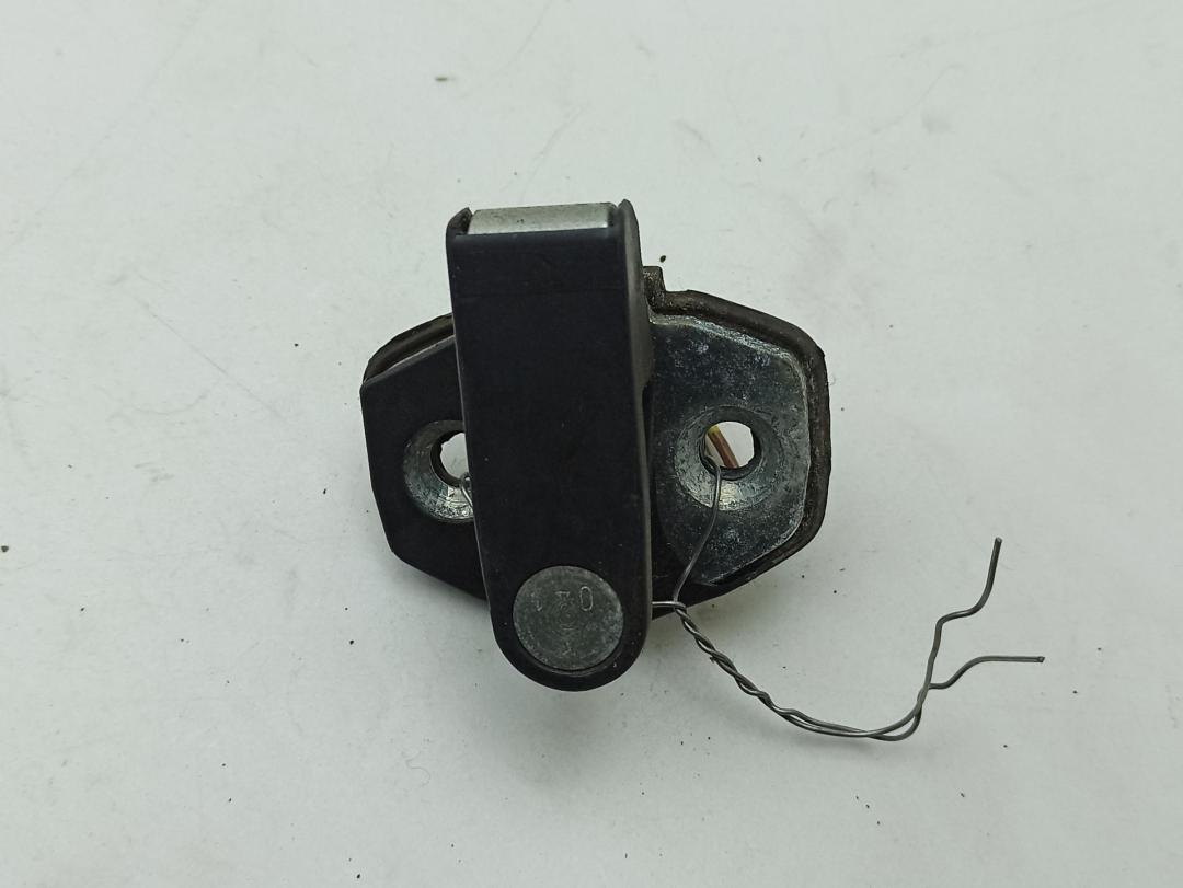 выключатель концевой (концевик) BMW 5 E34 1990, 2.0 л., бензин, МКПП, зелёный, седан