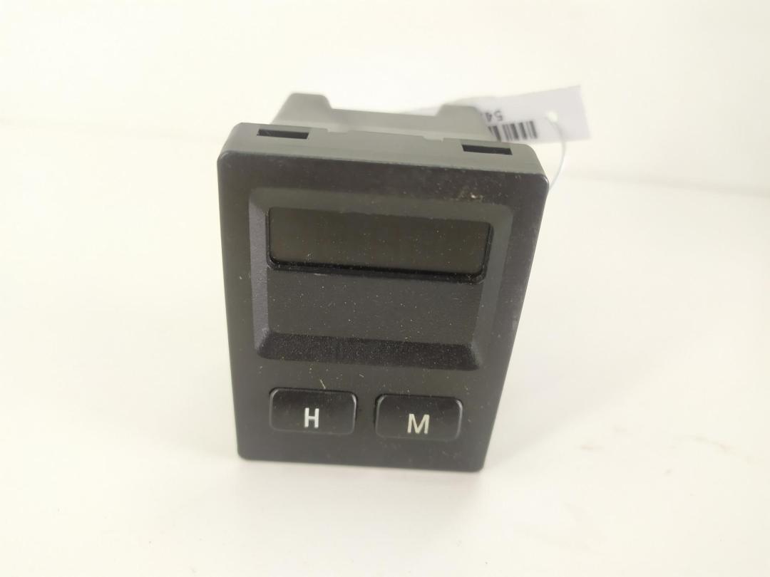 часы BMW 3 E36 2000, 1.9 л., бензин, МКПП, синий, хетчбэк 3 дв., 62138362857, 8362857