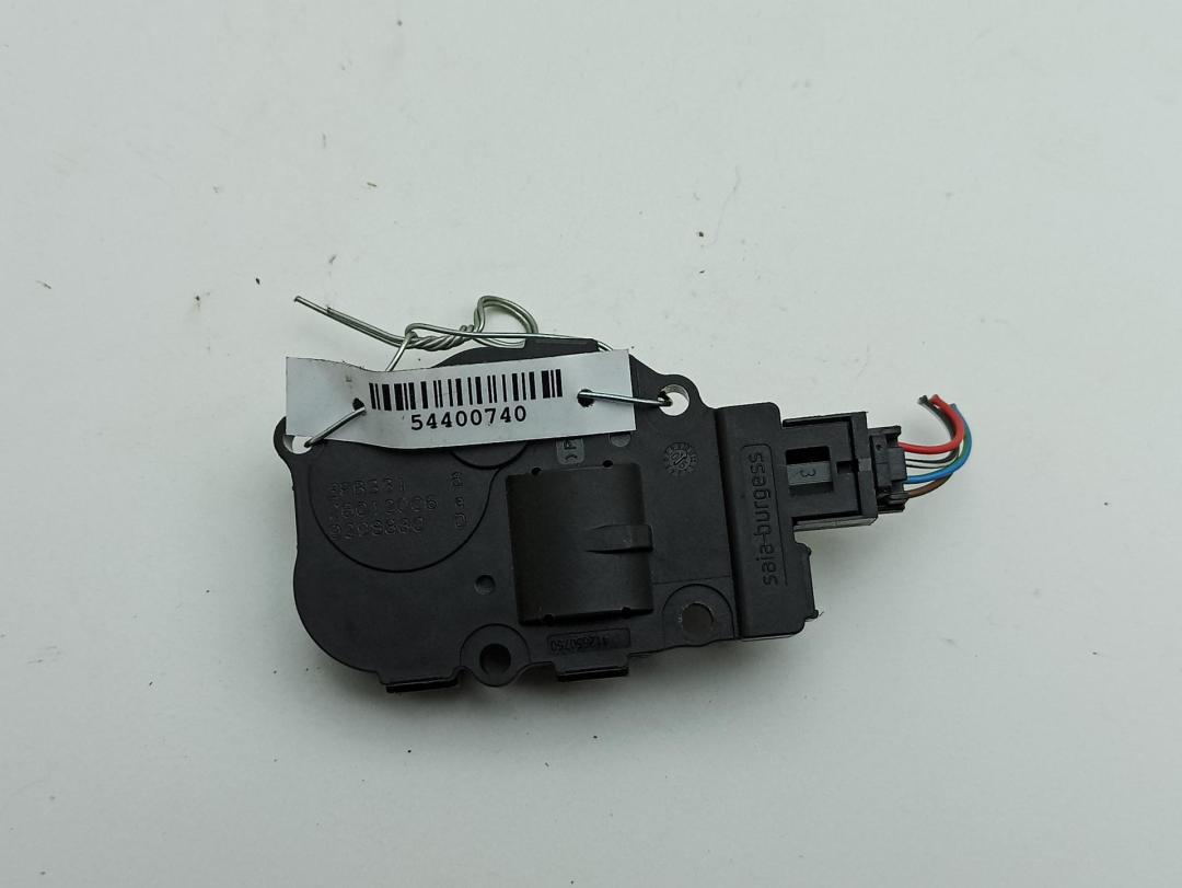 моторчик заслонки печки BMW 3 серия E90/E91/E92/E93 2006, 2.0 л., бензин, МКПП, чёрный, седан, 26012006 - фото №1