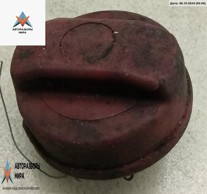 пробка топливного бака Audi 100 4A/C4 1993, 2.6 л., бензин, МКПП, чёрный, седан - фото №1