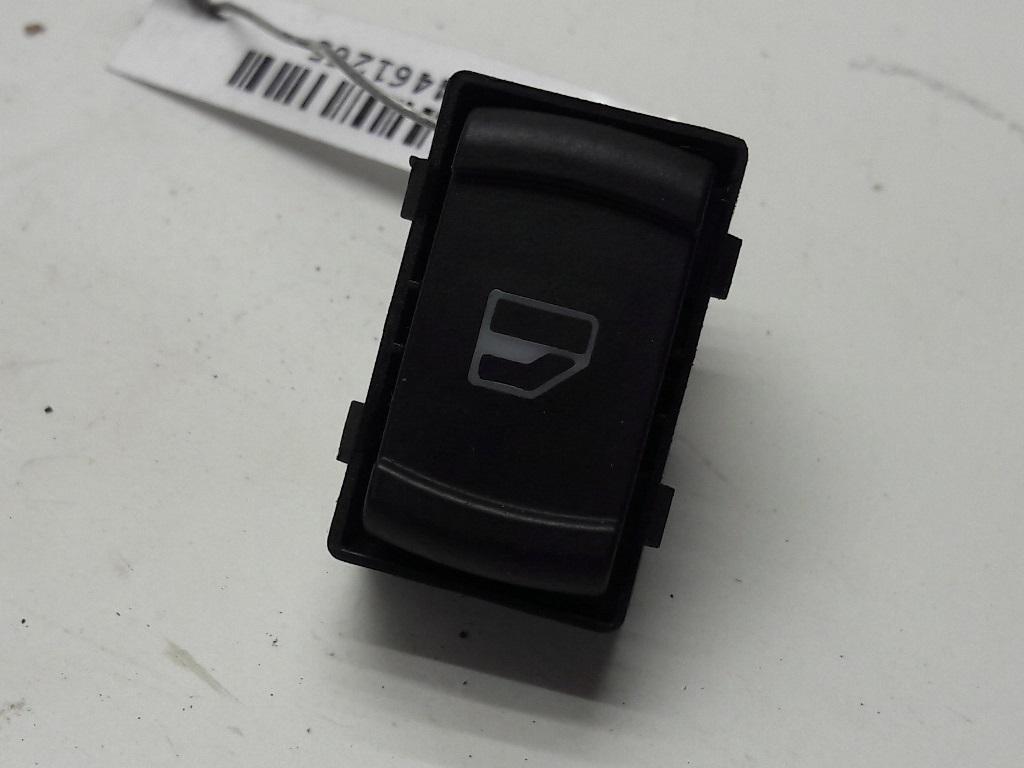 кнопка стеклоподъемника заднего левого Volkswagen Passat B5+ (GP) 2003, 1.8 л., бензин, АКПП, серый, универсал, 1J0959856