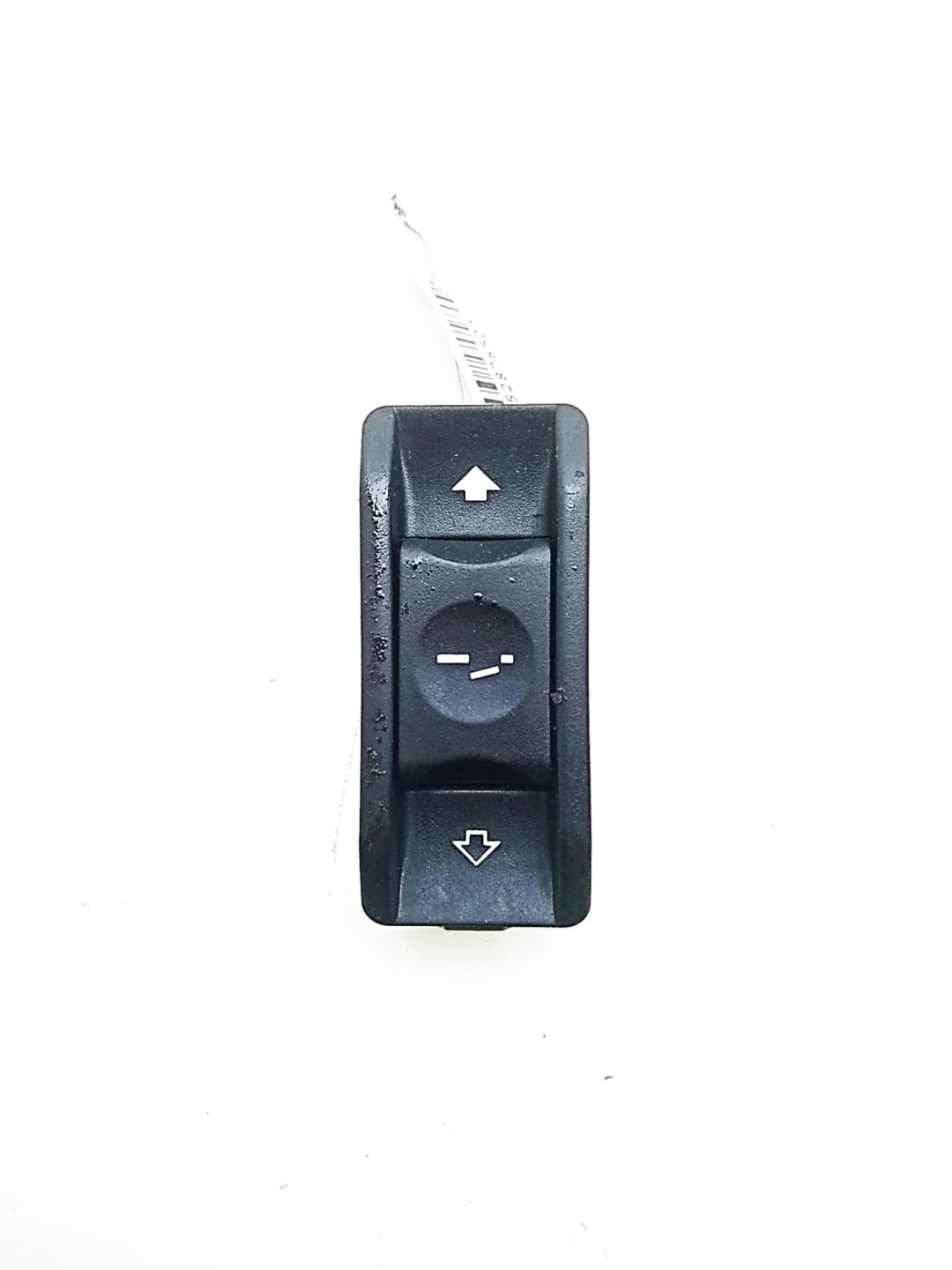кнопка (выключатель) BMW 5 E60/E61 2004, 2.5 л., дизель, МКПП, серый, универсал, 6907288