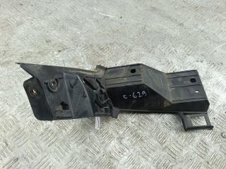 кронштейн заднего бампера Volkswagen Polo 2002, 1.4 л., дизель, МКПП, чёрный, хетчбэк 5 дв.