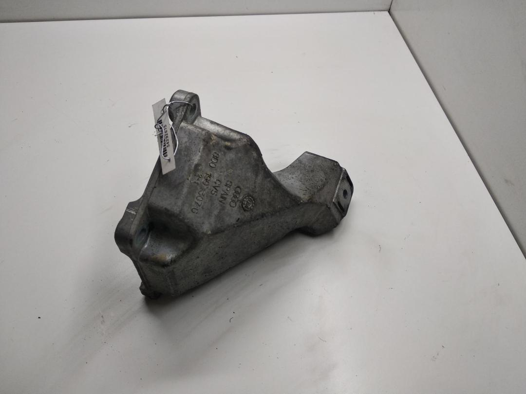 кронштейн двигателя Audi A6 C5 2002, 2.4 л., бензин, АКПП, чёрный, универсал, 8D0199307G
